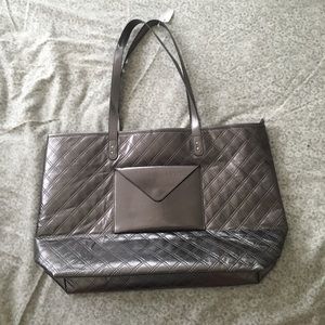 Silver tote
